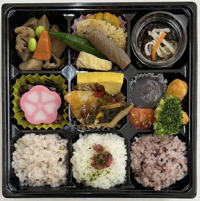 沖縄本島南部を中心に仕出し・会議弁当・イベント弁当・オードブルを提供している花華フーズです。桔梗 1,111円(税抜)　1,200円(税込)