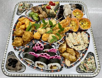 沖縄本島南部を中心に仕出し・会議弁当・イベント弁当・オードブルを提供している花華フーズです。花華オードブル 6,111円(税抜)　6,600円(税込)